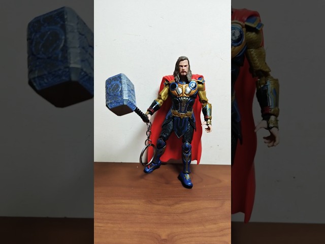 Vídeo relacionado con Monogram Marvel Llavero Martillo Thor, multicolor (67868) , color/modelo surtido