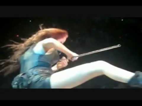 Miley Cyrus znana bardziej jako Hannah Montana.