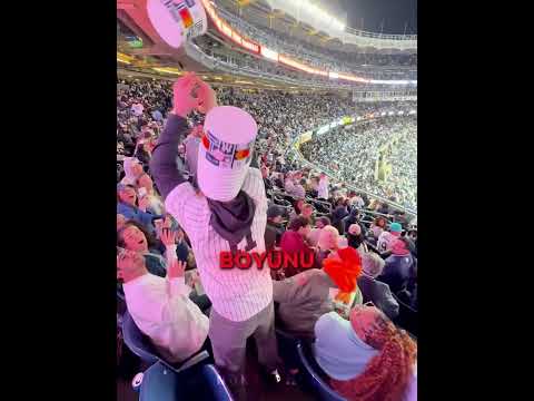 Kafasında Dev Kule Yaptılar