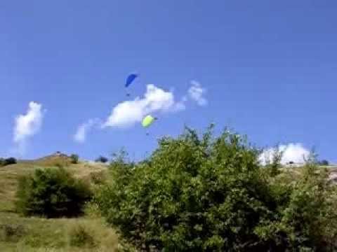 Paragliding at 'Crater', Betfia