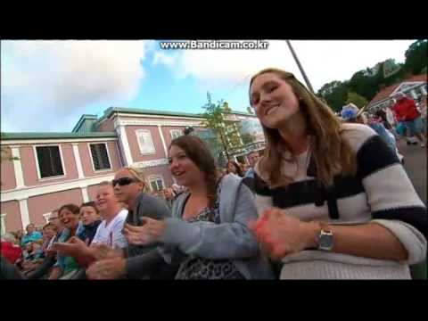 Linda Pritchard - Show Me How You Burlesque (Live @ Lotta På Liseberg 2011)