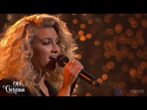 Tori Kelly O Little Town of Bethlehem Live from CMA Country Christmas Live 2019