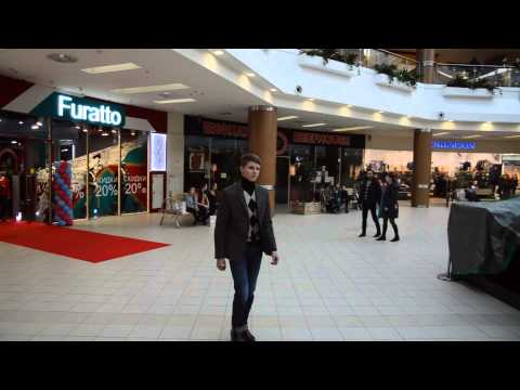 Показ мод в магазине стильной одежды Furatto