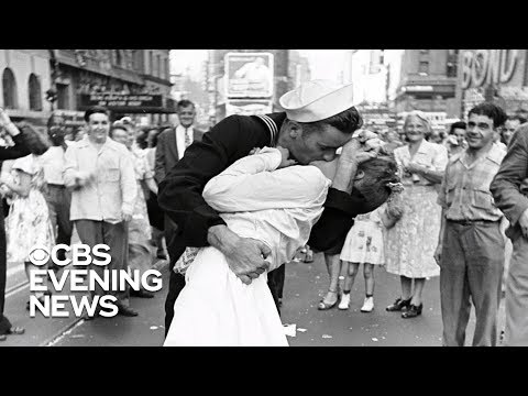 Sailor in iconic Times Square kiss photo dies at 95