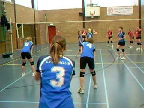 VOLLEYBAL IN BEIJUMER SPORTHAL (LYCURGUS)