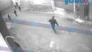 Переброска бутылок со спиртом в ИК-8 попала на видео