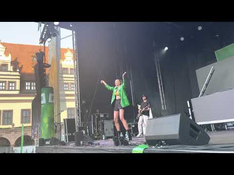 Leony - Paradise (live) #VIZE #JokerBra #Leony