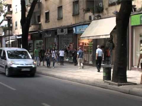 PLLAKOS KRIZA MBYLLEN DHJETRA DYQANE NE RRUGEN "MYSLYM SHYRI" LAJM