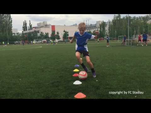 2017 06 29 Nikica Pavlek mit der Fußballschule beim FC Stadlau