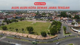 Download lagu Drone View Masjid Agung Alun Alun Kota Demak, kini lebih indah & rapi mp3