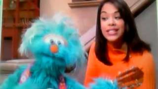 Sesame Street - "Tu Me Gustas"