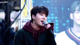 171119 DAY6 신촌 버스킹 - 그렇더라고요(When you love someone) YoungK