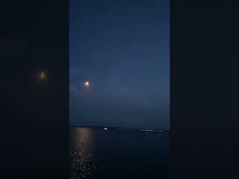 Beach vibes #sunset #lifeisbutadream #travel #viral #trending #shorts #reels #tiktok