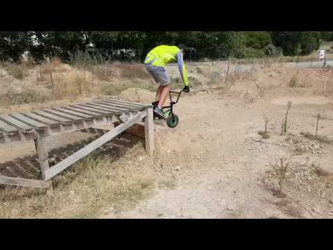 Mini BMX Freestyle - pump-track - Corentin Becue