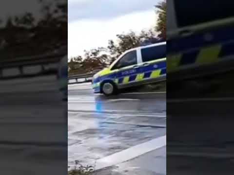 ich machen so, auto so, unfall 🤷 #deutschland #polizei #shorts #unfall
