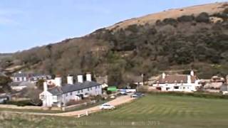 preview picture of video 'Lulworth Cove , on the Jurassic Coast, Dorset, England. ( 2 )'
