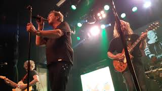 Eppu Normaali - Hipit rautaa &amp; Vanha kellarissa valittaa (live @ Tavastia, 5.3.2019)