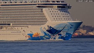 From sea to skyline: Norwegian Escape's Majestic Entry Into New York Harbor