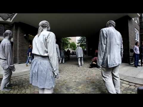 Zombie walk in G20 Summit 2017 360° in Hamburg - Art performance of 1000 GESTALTEN