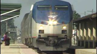 preview picture of video 'Amtrak Southwest Chief station stop in Galesburg Illinois'