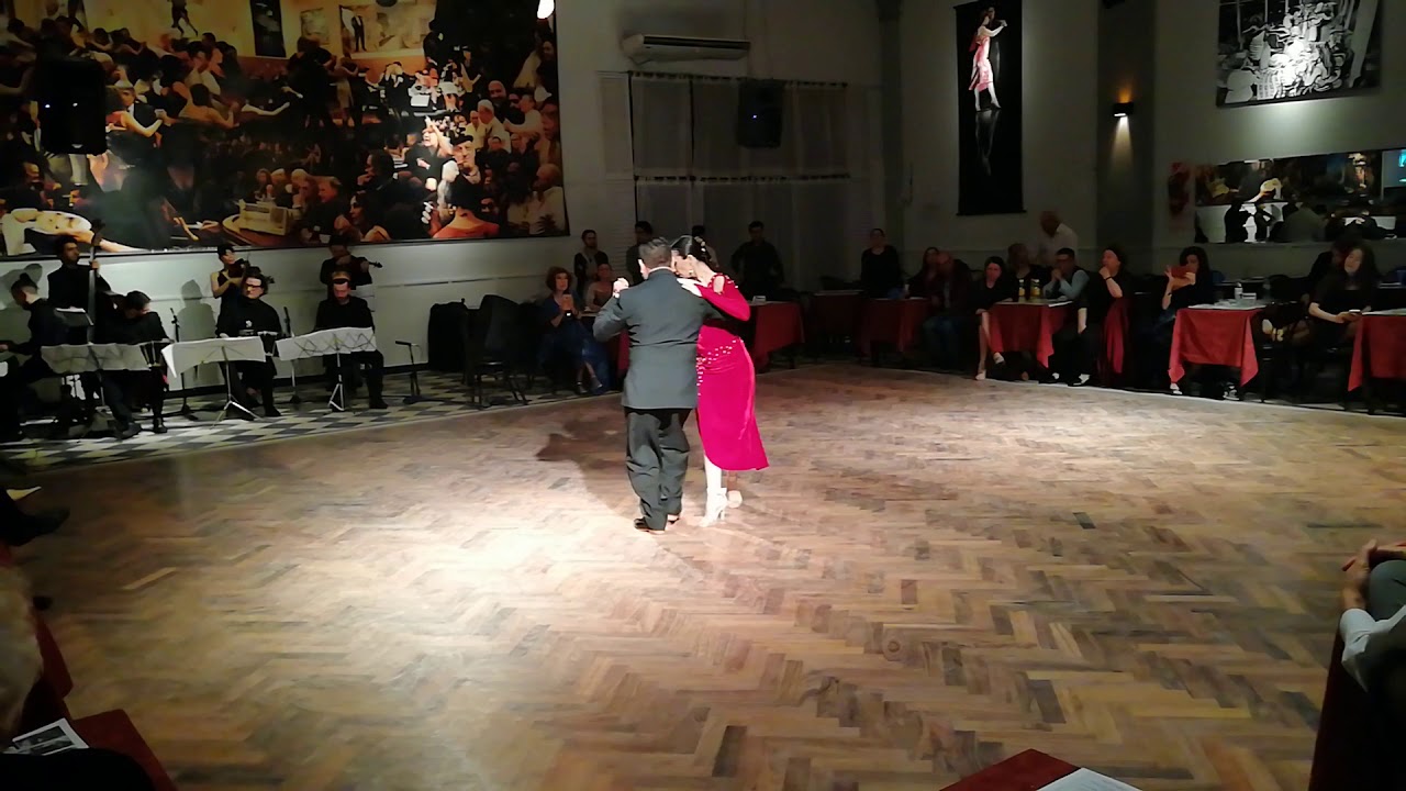 Leonel Mendieta & Natalia Hassan - "Loca" with Los Herederos del Compás