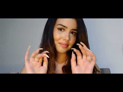 Lady Darkness showing her dangerous claws (february 2023)