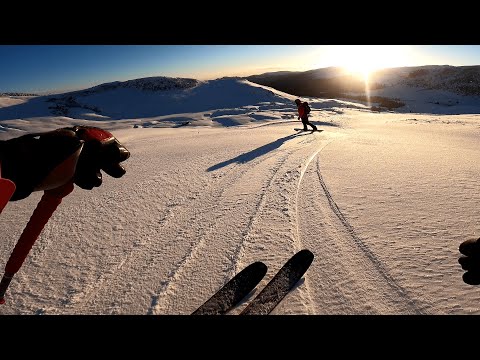 Freeride si schi de tura sub Varful Obarsia, Bucegi
