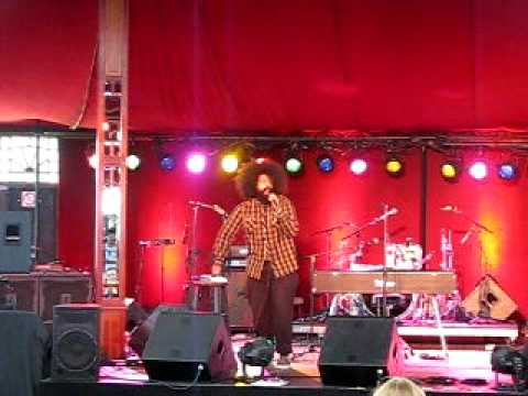 Reggie Watts - Beatbox, Looping & Comedy - what more could you want?