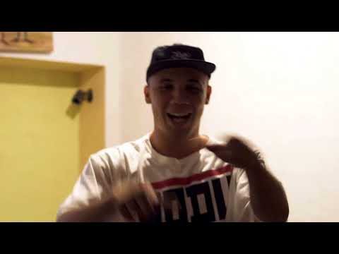 Musica de Familia Preta de  BobRap rootsboy Participação de LGMc Denegrindo e WJ