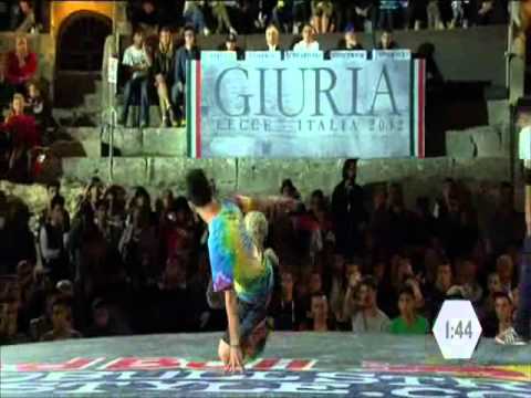 Red Bull Street Style in Lecce - Quarterfinal #3 Daniel Dennehy vs Soufiane El Marnissi