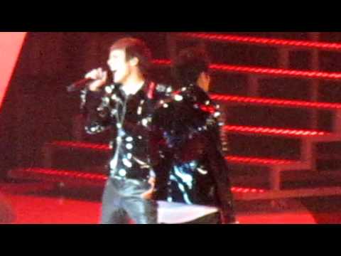 2011.11.29 Beast @MAMA 2011 in Singapore.."Fiction"