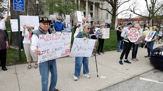 Valpo group protests Trump administration at the Porter County Courthouse