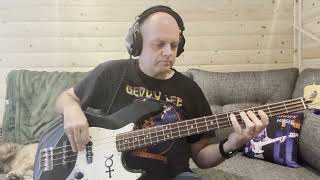 Pink Floyd - The Happiest Days Of Our Lives/Another Brick In The Wall part II (bass cover)