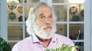 Henry Winkler Recalls How His Relatives Escaped the Holocaust (Exclusive) video