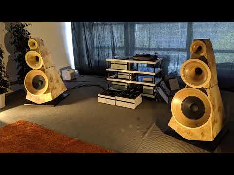 Red hot audiophile-Audiophile heaven- HQ- High fidelity music