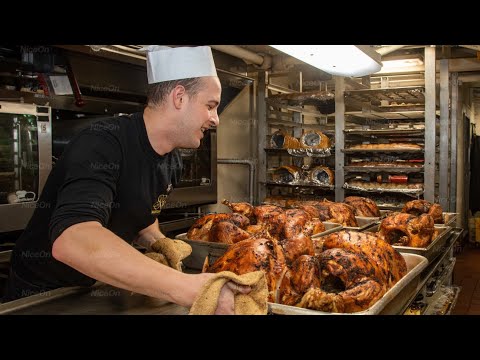 Kehidupan di Dapur Kapal Induk Terbesar yang Memasak Ribuan Makanan Tiap Hari