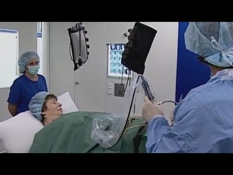 Zentrum für die Behandlung von Kopf- und Halsgefäß Injektionen in das Gelenk mit Arthrose des Kniegelenks Foto