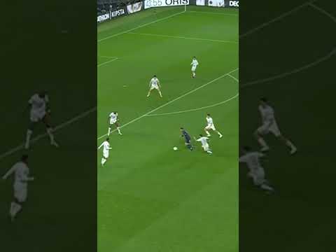 Kylian Mbappé's Astounding 1️⃣1️⃣1️⃣th Goal at Parc des Princes! 🤯