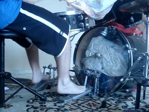 Tuta tocando "Angels and Demons - Angra" (Cover Bateria - pedal duplo) video thumbnail