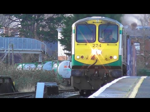 Irish Rail 201 Class Loco 224 + IWT Freight Liner - Drumcondra Station, Dublin