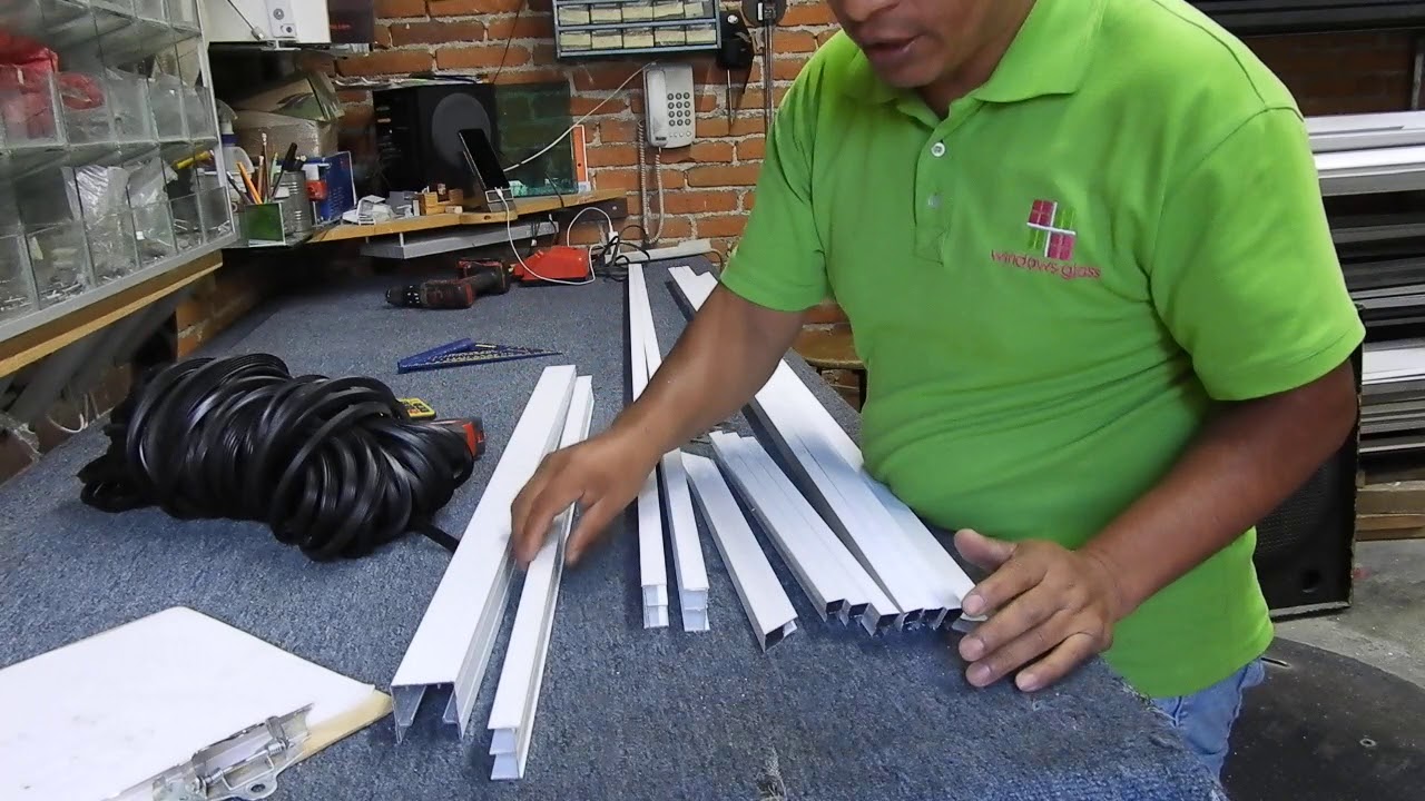 Como Hacer Un Cancel De Baño Con Marco Económico P-1