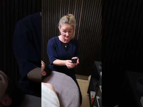 eu fiz um tratamento facial lagoa azul na Islândia 🌋🇮🇸 #shorts