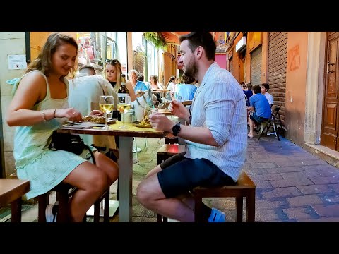 EVENING BOLOGNA. Italy - 4k Walking Tour around the City - Travel Guide. trends, moda #Italy