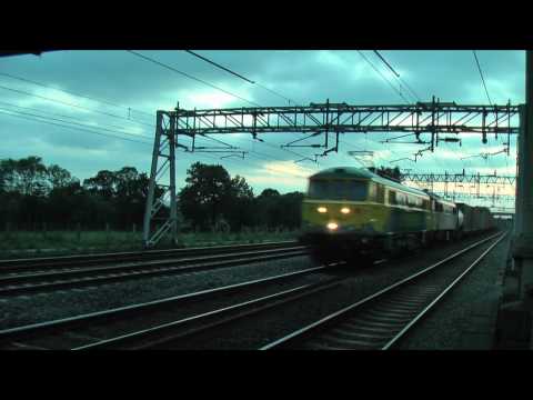 "Powerhaul" 86637 and 86610 on 4L80, 21:24, Garston - Tilbury