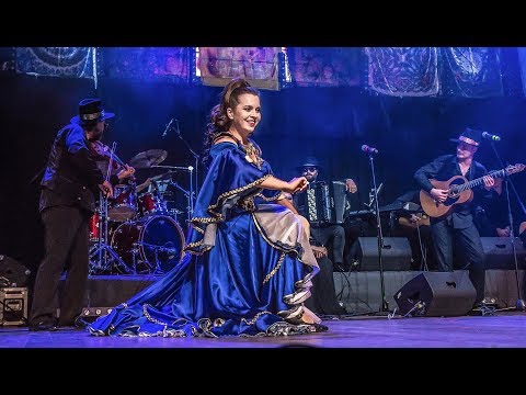 Gypsy Airs / Zigeunerweisen / Pablo de Sarasate /Rio Romanese & Ruslanov Sisters . Live Colosseum 4k