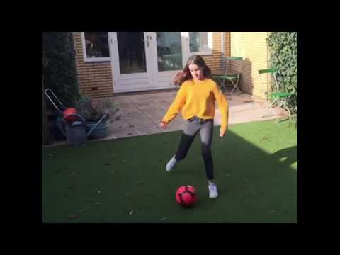 De meiden van MO11-1 werken aan hun skills