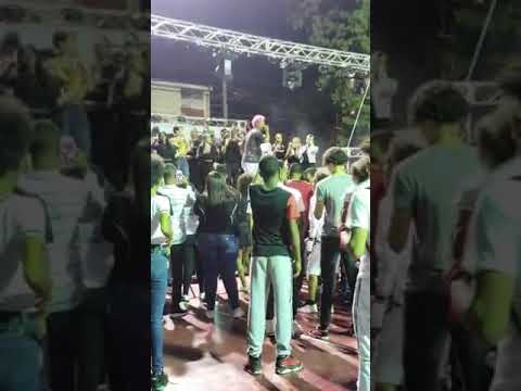 Kiko El Crazy Y El Alfa El Jefe En Vivo Mueve La Cadera.