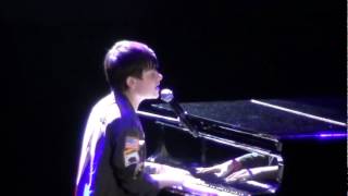 greyson chance live in manila - summer train (HD)