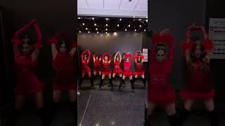 Download lagu KATSEYE recreates 'Jingle bell rock' scene from 'Mean girls' #katseye #hybe #kpop mp3