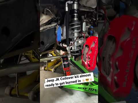 AccuTune Jeep JK Coilover going in with Fox 2.5 DSC Coilovers